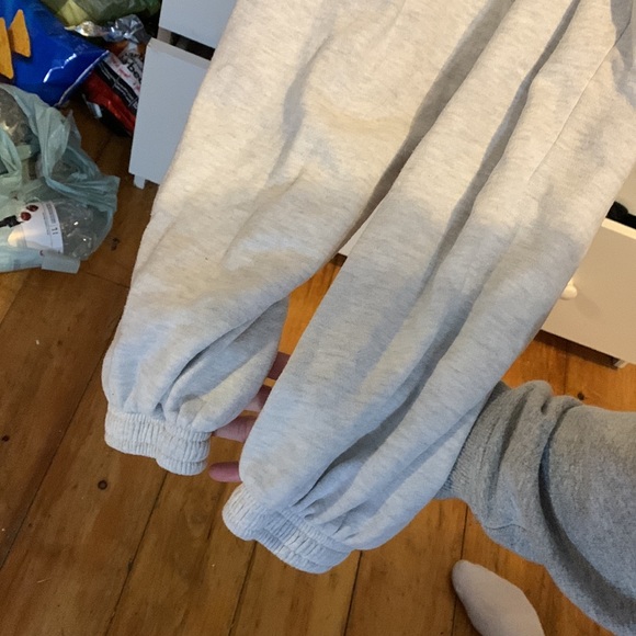 Light grey aero joggers, size xs - Picture 2 of 3